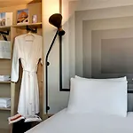 Ibis Hotel 3*