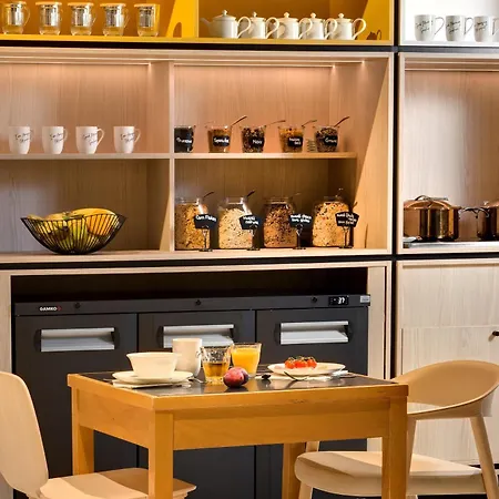 Ibis Hotel 3*