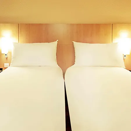 Ibis ホテル 3*