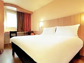 Ibis ホテル 3*