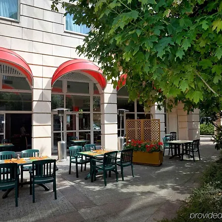 Ibis 3*