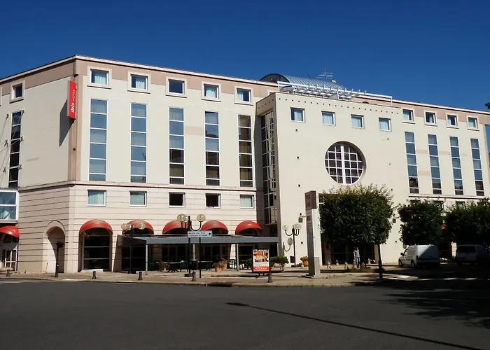 Ibis Hotel 3*